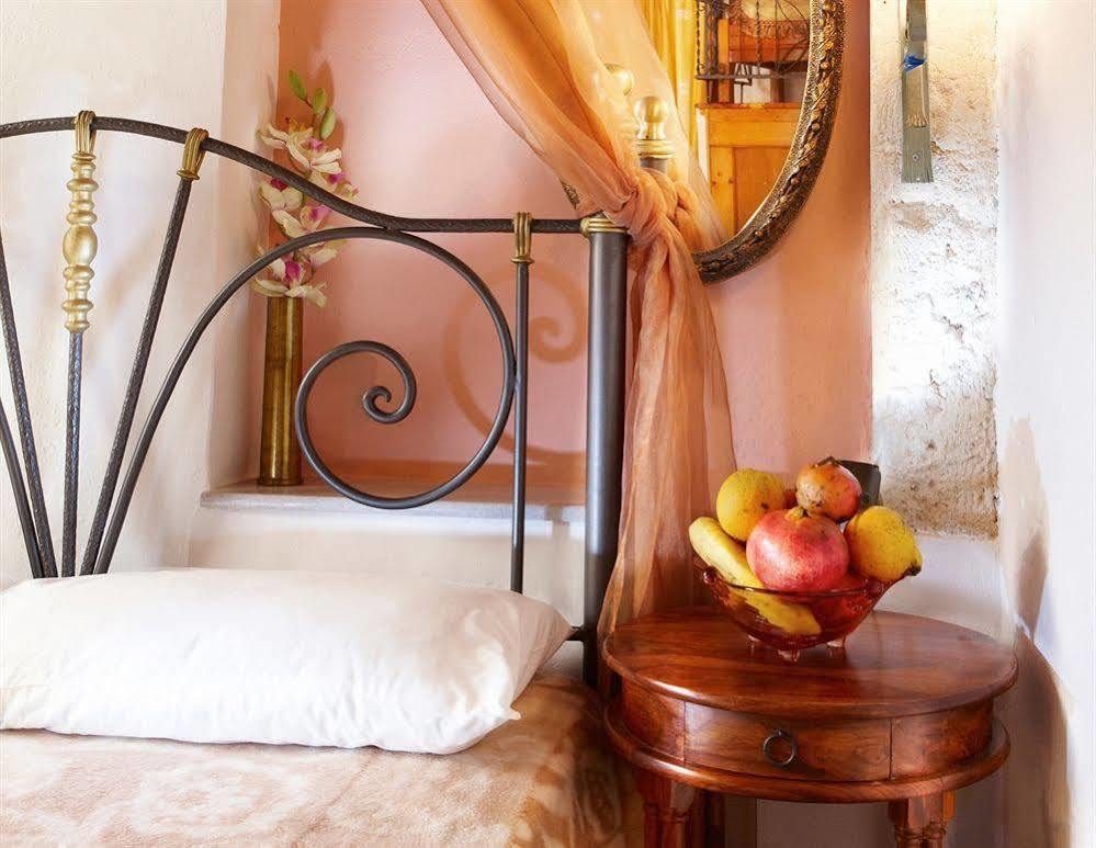 חאניה Archontiko Evgenia Studios & Suites Old Town Chania מראה חיצוני תמונה